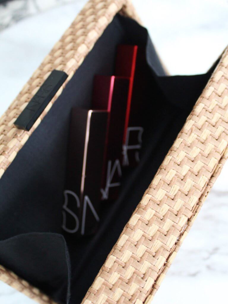 Nars Crush Bag 1 pc.กระเป๋าคลัชสานไม้จาก Nars ใส่เครื่องสำอาง โทรศัพท์มือถือได้ สะดวก สวยเก๋ 