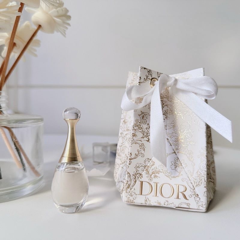 Dior Jadore EDP 5 ml Holiday Collection 2023 , Dior Jadore EDP 5 ml x mas Collection 2023 ,Dior Jadore EDP 5 ml Holiday Collection 2023 ราคา , Dior Jadore EDP 5 ml Holiday Collection 2023 รีวิว , Dior Jadore EDP 5 ml , Dior Jadore EDP 5 ml ซื้อ , Dior Jadore EDP 5 ml หอมไหม , น้ำหอม Dior , DIOR , น้ำหอม Dior ของแท้